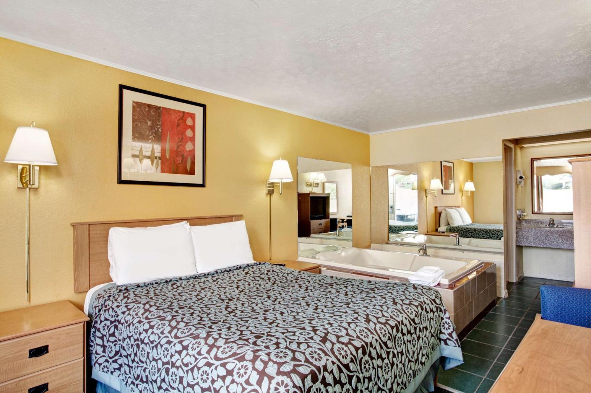 Days Inn By Wyndham Knoxville West Экстерьер фото